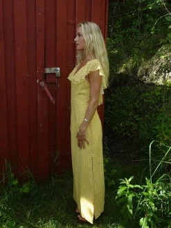 Romilly kjole med små prikker - Gul/sort