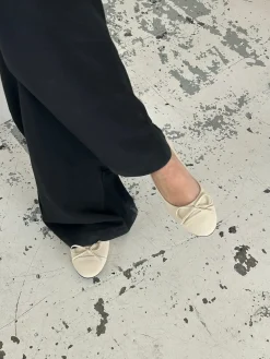 Segovia ballerina sko med sløjfe - Off white
