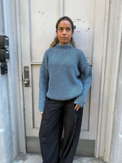 Silkeline striktrøje med høj hals - Blå/navy