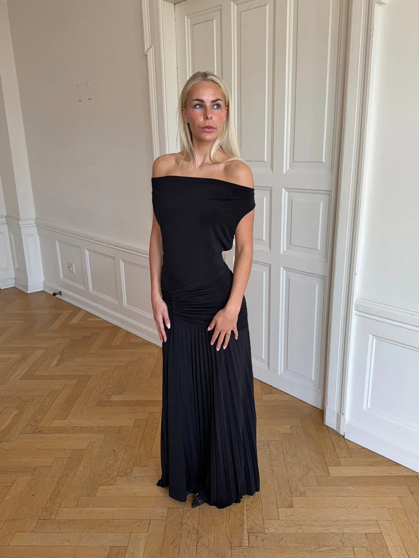 Sofia off shoulder kjole - Sort