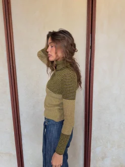 Swela striktrøje med turtleneck - Grøn/brun