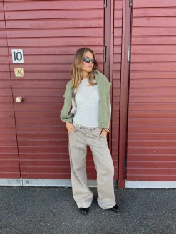 Tanija jeans med ringdetaljer - Beige