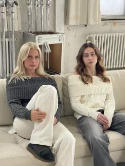 Theresa off-shoulder strik - Grå