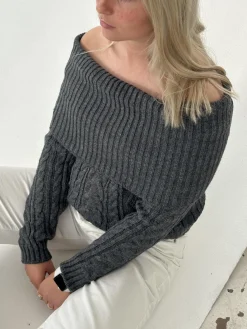 Theresa off-shoulder strik - Grå