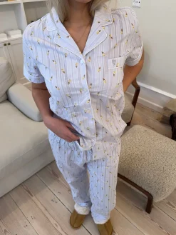 Tinna pyjamassæt med isvafler - Blå/hvid