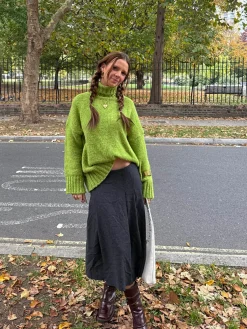 Valdamara oversized striktrøje med turtleneck - Limegrøn