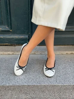 Zelia ballerina med polkaprikker - Hvid/sort